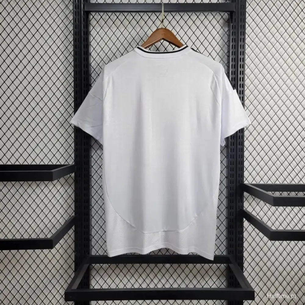 Real Madrid - Hemma 24/25